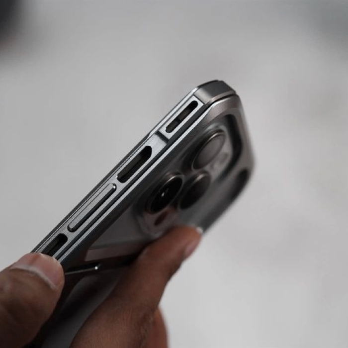 Titanium Alloy Armor Frame Case - iPhone - Hiprotech